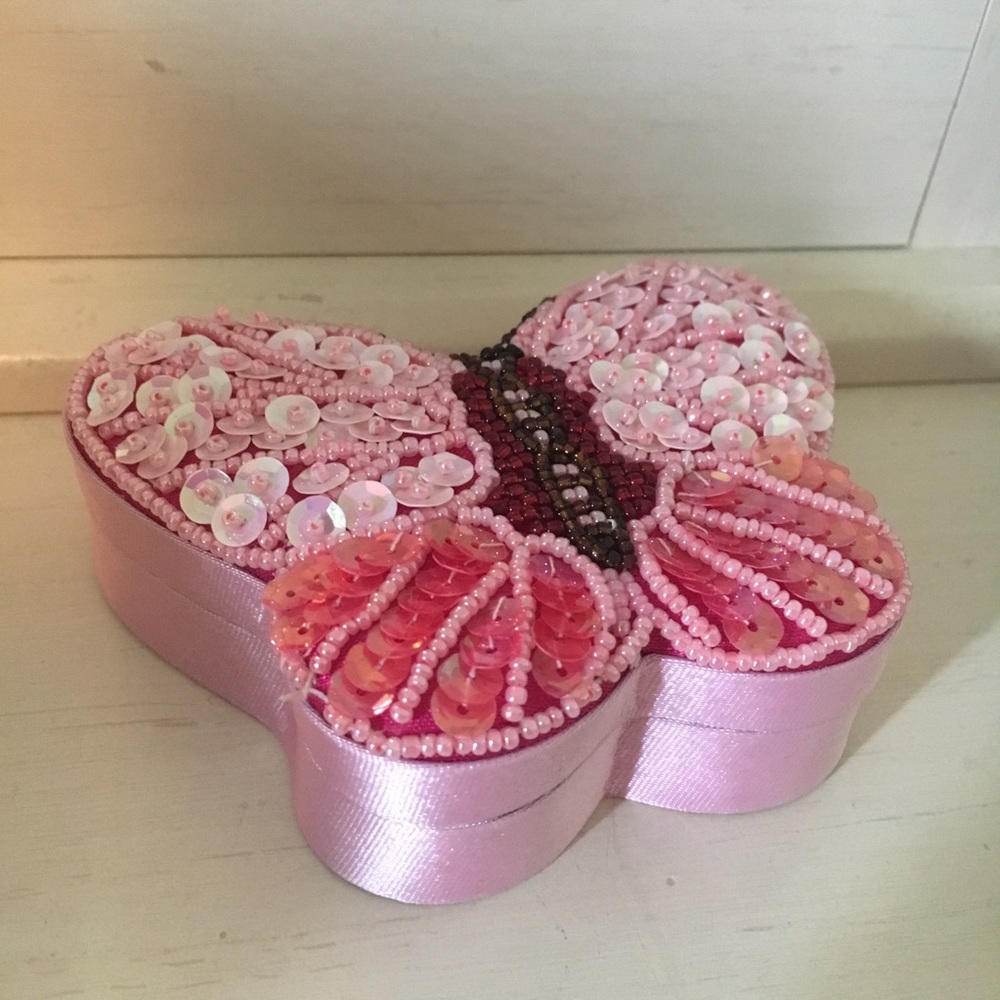 super cute butterfly case